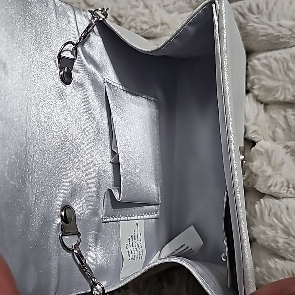 Purse - Picture 3 of 4